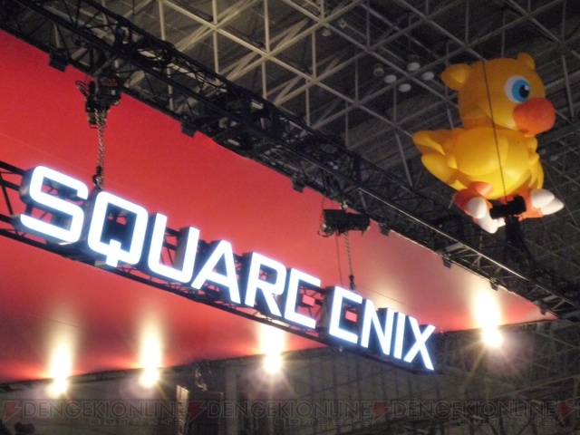 スクエニブース、PS3『ファイナルファンタジー XIII』の試遊台に長蛇の列！
