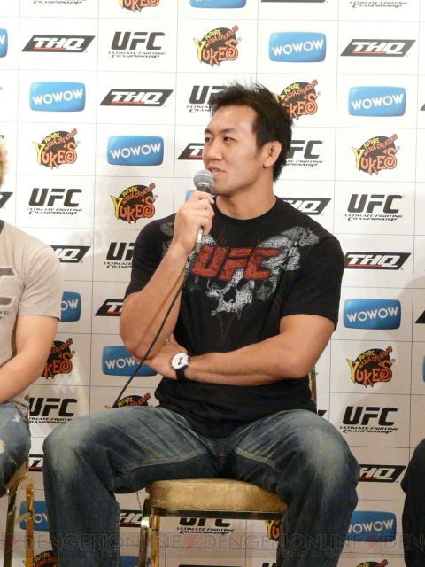 宇野薫ら4人の総合格闘家が『UFC 2009 UNDISPUTED』記者会見に参上