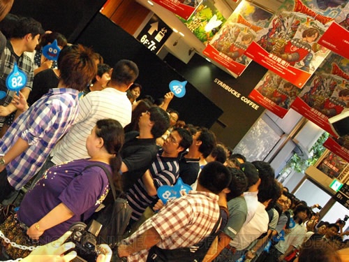 99人のファンがカウントダウン！ 本日発売された 『ドラゴンクエストX』の発売セレモニーがSHIBUYA TSUTAYAで展開
