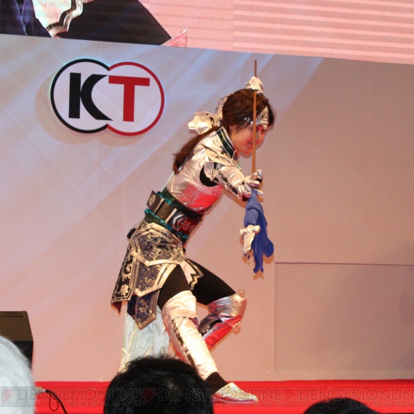 趙雲役の小野坂昌也さんもムフフなセクシーコスプレイヤーが続々登場したコーエーテクモゲームス恒例のTGSコスプレコンテスト
