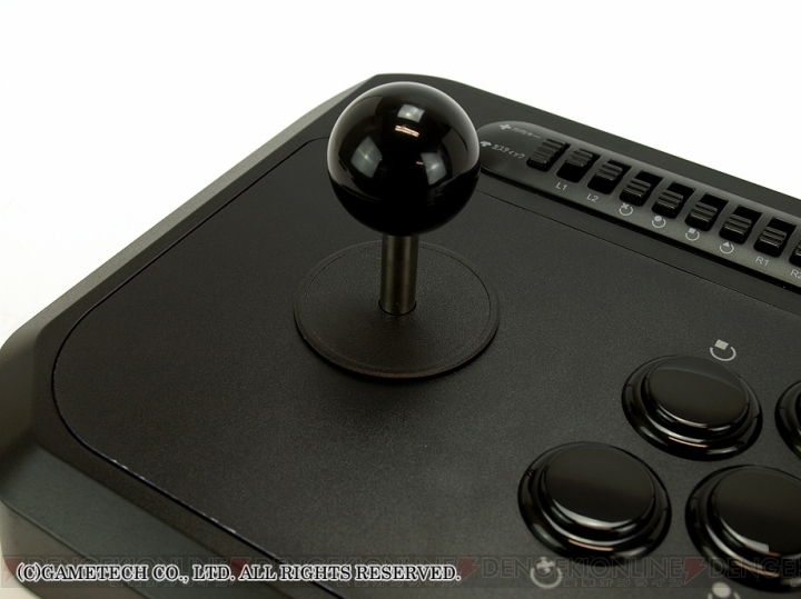 PS3用『アーケードスティック3』の新色『ブラック＆レッド』と、さまざまな携帯ゲーム機などで使える『コレだけACアダプタ』が発売
