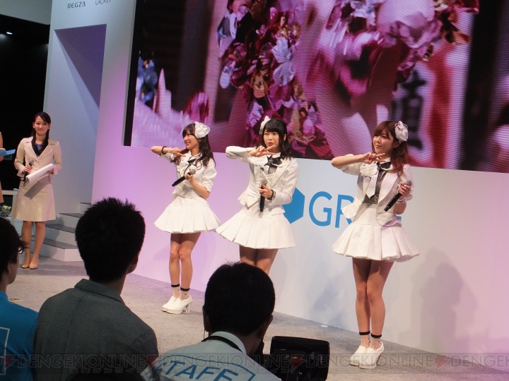 チームKから横山由依さん、石田晴香さん、宮崎美穂さんの3人が登場！ 『AKB48 ステージファイター』ステージの様子をお届け【TGS2014】