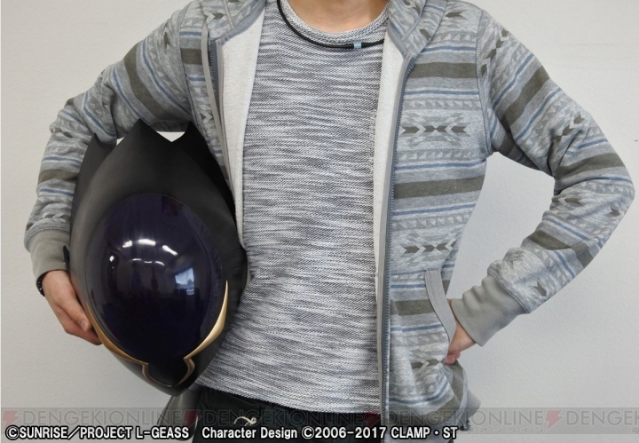 『コードギアス』ゼロの仮面が実物大で再現。キャラクターデザインの木村貴宏さんが監修