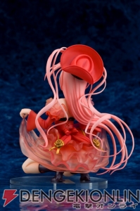 挑発ポーズで妖艶に微笑む“アナザーブラッド”がフィギュアになって登場！