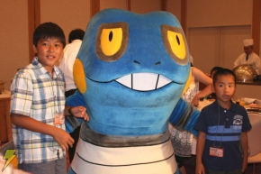 ポケモン プラチナ 発売記念パーティ 発売日の様子をお届け 電撃オンライン
