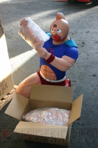 【土浦探訪】キン肉星の王子が箱詰め作業!? 「キン肉マン DVD-BOX」発売間近