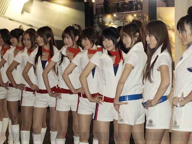 フィナーレを彩るコンパニオンの写真を一挙掲載！　東京ゲームショウ2009閉幕