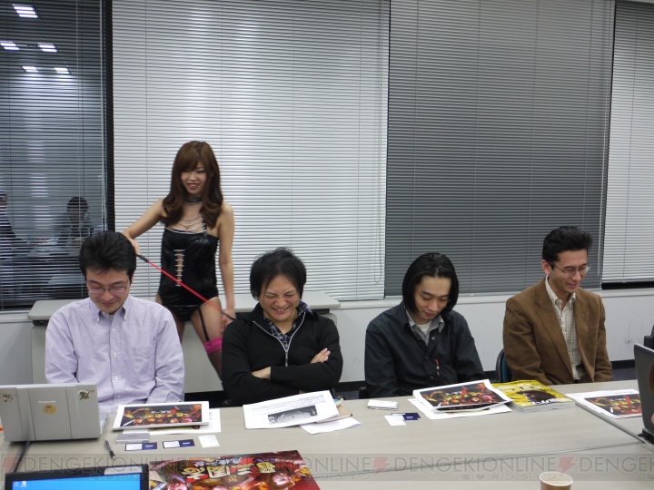 『Web三国志』＆『エンパイアヒーローズ』のイメージガールがムチ片手に……？