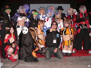 『ブレイブルー』コスプレ撮影会が開催！ 森Pと一緒に「ハイ、チーズ！」