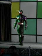 Wの衝撃――東京ゲームショウに仮面ライダー現る！ 『仮面ライダーWショウ』