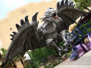 リオレウス希少種が大阪に降り立った！ “モンスターハンター・ザ・リアル”始まる