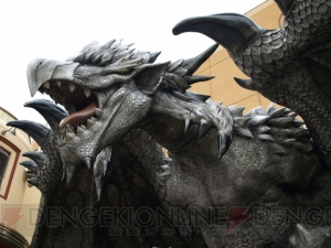 リオレウス希少種が大阪に降り立った！ “モンスターハンター・ザ・リアル”始まる