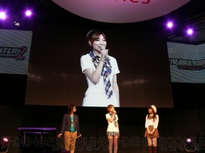 PS3『アイドルマスター2』紹介ステージで長谷川さん、浅倉さん、沼倉さんがグラビア撮影に挑戦!?　竜宮小町の新曲も披露！