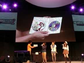 PS3『アイドルマスター2』紹介ステージで長谷川さん、浅倉さん、沼倉さんがグラビア撮影に挑戦!?　竜宮小町の新曲も披露！