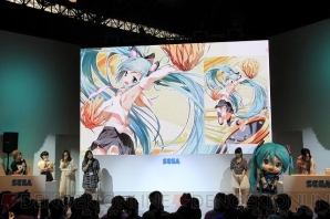 ついに藤田咲さんたちがミクに声をあてる!? 初音ミクのゲーム2作のステージをレポ！ 『アイマス』からのゲストなどサプライズ多数!!