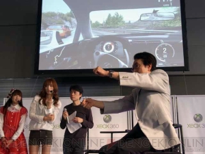 イベントステージが大盛り上がり！ アキバで“Xbox 360 感謝祭 in AKIBA －秋の祭典－”が開催