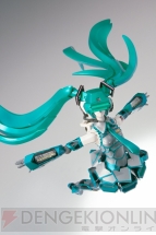電脳戦機バーチャロン』のフェイ・イェンと、電子の歌姫・初音