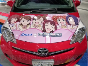 『アイドルマスター』×アムラックスのコラボイベントが本日開始！ “なんくる”と“ランクル”などアイドルたちが車を紹介するPOPには遊び心満載