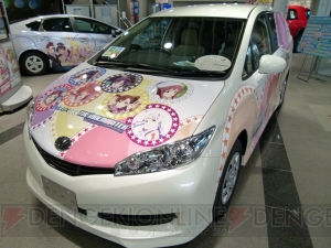 『アイドルマスター』×アムラックスのコラボイベントが本日開始！ “なんくる”と“ランクル”などアイドルたちが車を紹介するPOPには遊び心満載
