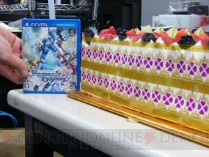 【電撃PlayStation】電プレ編集部にでっけえ巨人（のケーキ）が来襲!?
