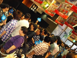 99人のファンがカウントダウン！ 本日発売された 『ドラゴンクエストX』の発売セレモニーがSHIBUYA TSUTAYAで展開