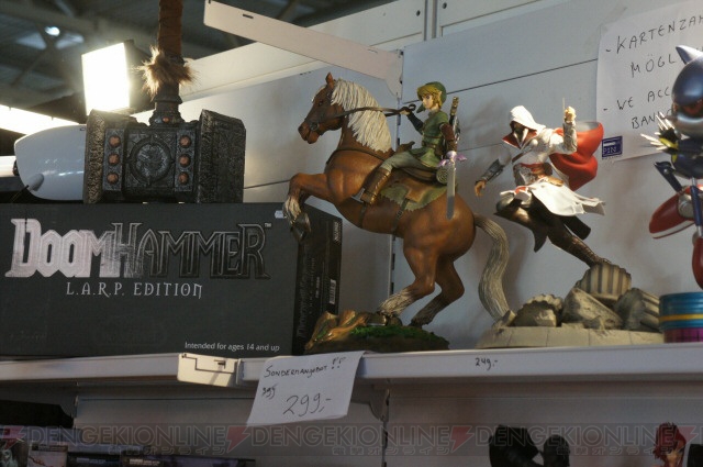 ハンパねぇ人の数やびっくりな物販コーナーに注目――写真で見る“gamescom 2012”現地の様子 その2