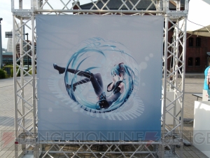 ミクさんが水上でライブ！ 『初音ミク ‐Project DIVA‐ f』発売記念前夜祭“夏の終わりの39祭り”をレポート