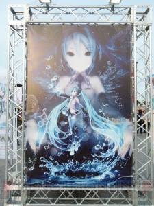 ミクさんが水上でライブ！ 『初音ミク ‐Project DIVA‐ f』発売記念前夜祭“夏の終わりの39祭り”をレポート