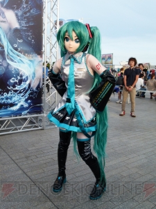 ミクさんが水上でライブ！ 『初音ミク ‐Project DIVA‐ f』発売記念前夜祭“夏の終わりの39祭り”をレポート