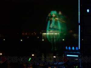 ミクさんが水上でライブ！ 『初音ミク ‐Project DIVA‐ f』発売記念前夜祭“夏の終わりの39祭り”をレポート
