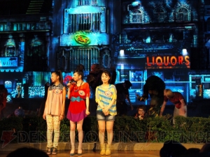 『バイオハザード』から飛び出したゾンビにベッキーさんも大興奮!? “ユニバーサル・スタジオ・ジャパン ハロウィーン・ホラー・ナイト”の模様を紹介