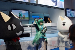 ミクさんとトロ・クロがまたもやコラボ！ 『初音ミク ‐Project DIVA‐f』のイベントでかわいいダンスも披露♪