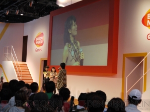 完全新作『マクロス30（仮）』が発表された30周年メモリアルステージをレポート！ 中島愛さん＆千菅春香さんの歌声が銀河に鳴り響く