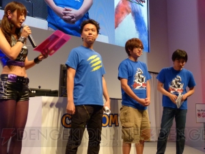 バイソンのターンパンチで1発KO！ プロゲーマー・ときどさん＆ふ～どさんが駆けつけた『ストリートファイター X 鉄拳』ステージをレポ