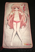『ロウきゅーぶ！ SS』袴田ひなた“ほぼ”等身大ビッグサマーブランケット