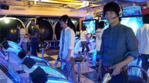 【電撃銃士隊】プロゲーマーのウメハラ氏、ふ～ど氏、マゴ氏と対戦できる『ガンスリンガー ストラトス』の公式イベントに突撃！