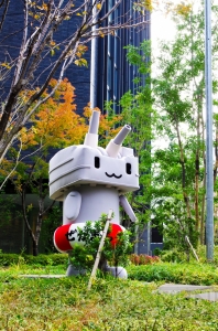 『艦これ』のあの人気キャラクターがアスキー・メディアワークスにやってきた！ 写真たっぷりでそのかわいらしい姿をお届けします