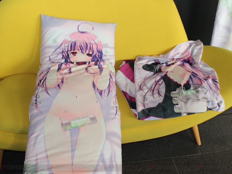 御祭性ミリオンアーサー の会場をフォトレポート ニムエのけしからん抱き枕画像や美麗カード画像を一挙掲載 電撃オンライン