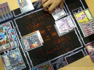 『ゼクス』最新弾『運命の相剋』のカードを使って久保田プロデューサーと遊んできました！ デッキリストも多数公開します