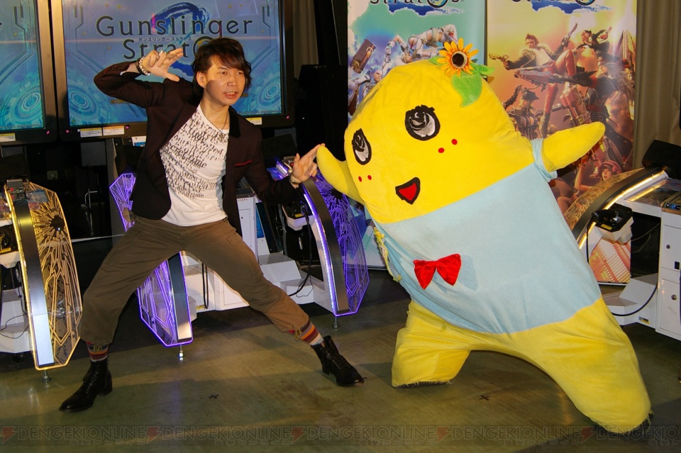 ふなっしーも駆けつけた ガンスト2 オープニングセレモニーをレポート 野村哲也氏 あきまん氏の色紙が記念くじの景品に 電撃銃士隊 電撃オンライン