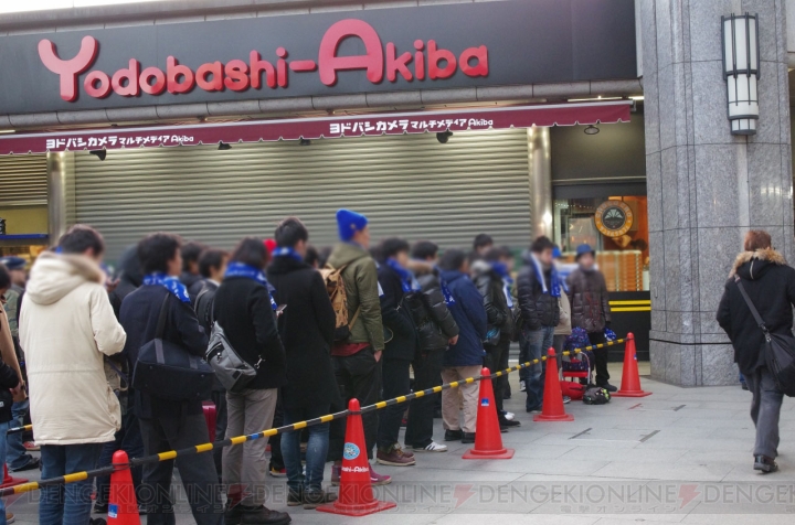 【PS4早朝販売】ヨドバシカメラAkibaでは前日の15：00から並んでいる猛者も！ 100人以上が早朝からPS4を求めて並んだ