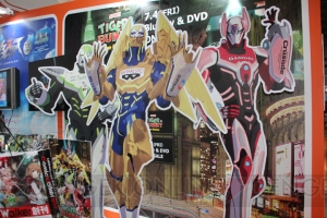 『ラブライブ！』の衣装展示に黒山の人だかりが！ “AnimeJapan 2014”のバンダイナムコブースをレポート