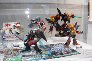 『ラブライブ！』の衣装展示に黒山の人だかりが！ “AnimeJapan 2014”のバンダイナムコブースをレポート