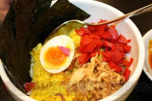 “『ブラック・ブレット』×カレーは飲み物。”カレー大食いバトル！ 勝てば読プレ、負けたら誰得の5媒体競合ゲリラ企画