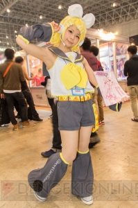 【ニコニコ超会議3】コンパニオン特集！ 初日の企業ブースで見かけたコンパニオンを写真でお届け