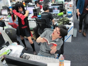 TVアニメ『アカメが斬る！』7月放送開始に先駆けてアカメが編集部を襲撃!! 腐った編集者どもをアカメが斬る！