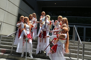 Oculus Riftで『ソードアート・オンライン』の《ナーヴギア》が味わえる公式動画が到着！ 激しく動いて戦うアスナの姿を動画でチェック