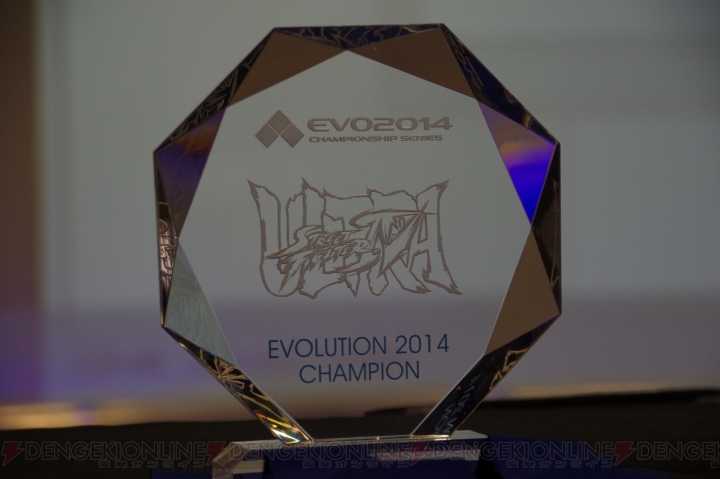“Evo 2014”最終日・決勝トーナメントがまもなく開幕！ 『ウル4』『BBCP』『UMVC3』などの覇者が本日決定【Evo 2014】