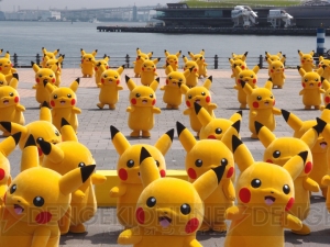 ピカチュウ50匹が横浜赤レンガ倉庫に出現！ ポケモン最新映画の大ヒットを記念した“史上最多ピカチュウ撮影会”をレポート