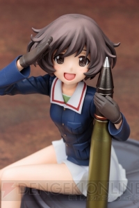 『ガルパン』の戦車大好き秋山優花里がフィギュア化。キューポラに座って笑顔の敬礼ポーズ